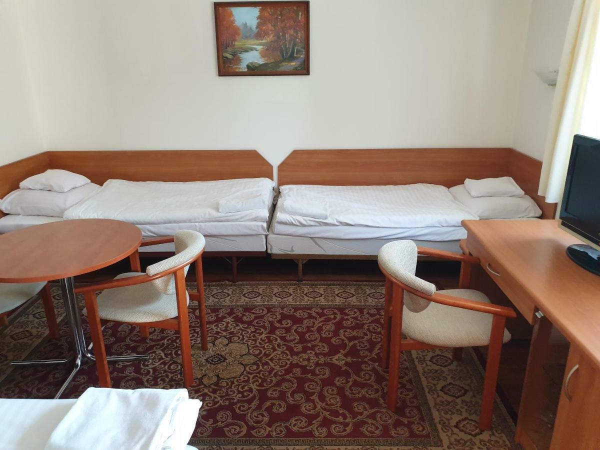 Motel Comet Przeźmierowo Extérieur photo